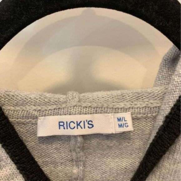 - RICKIS womans cape sweater. Colourblock gray/black. Buckle detail. Hood… - Picture 2 of 10